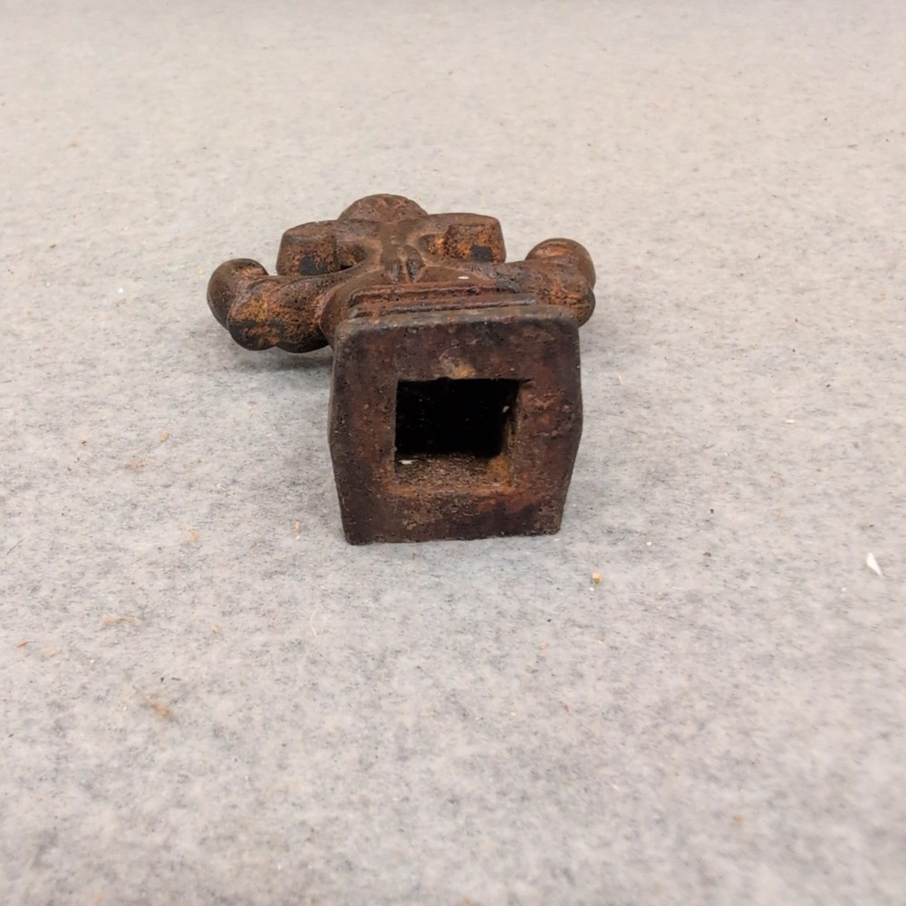 Vintage Cast Iron Fleur De Lis Acorn Fence Post Finial Gate Topper Rustic Brown - Picture 2 of 3